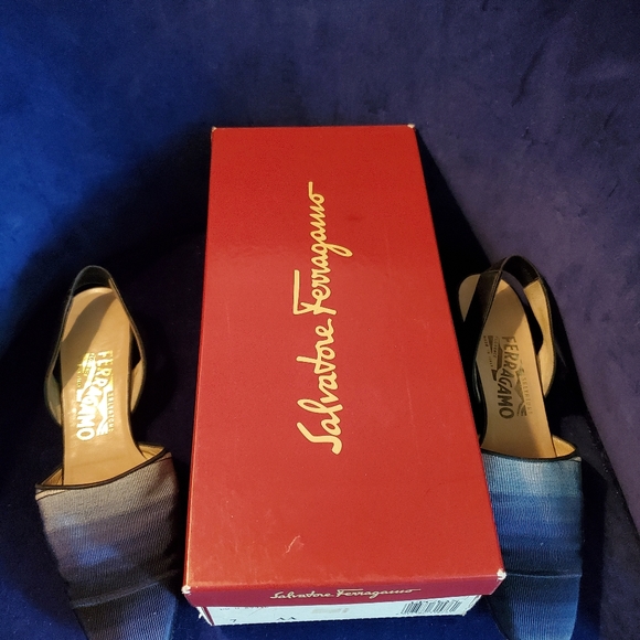 Navy Ferragamo casual flats - Picture 5 of 5